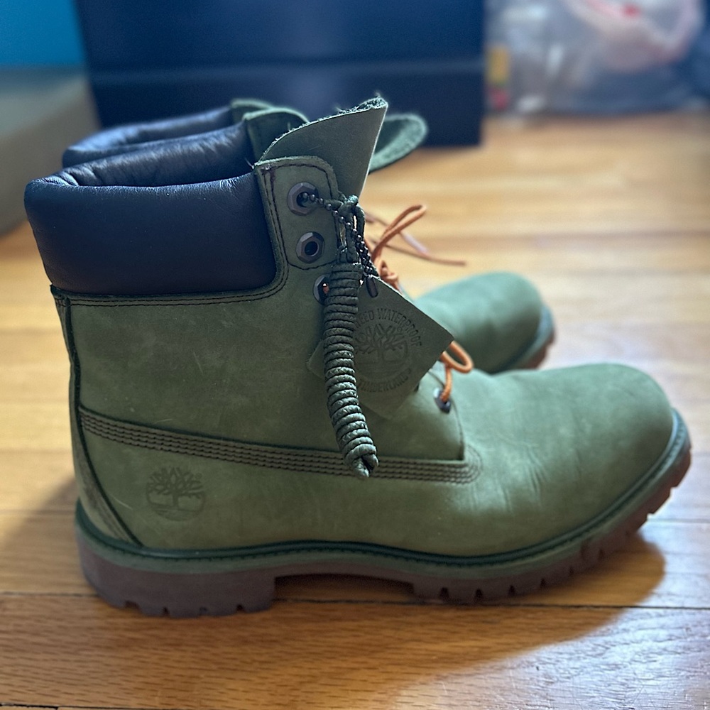 Camo Green Timberland Boots Sz 10.5 CLEAN